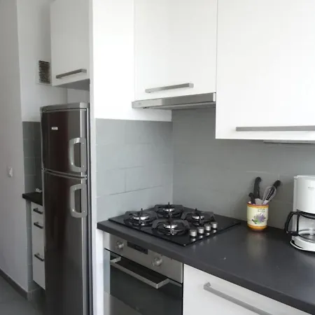 Hyeres, 2 Pieces, 4 Personnes - Fr-1-335-64 Apartament *